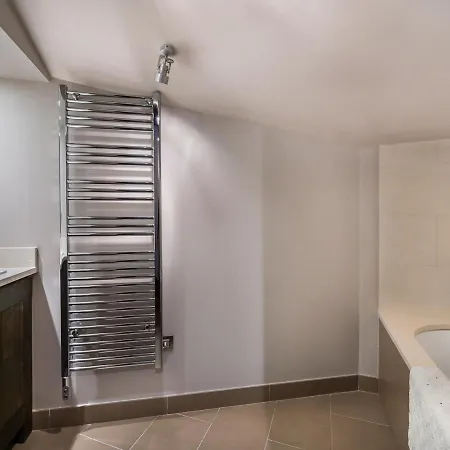 Chic Avec Cheminee Et Parking A - Fr-1-563-64 Daire Courchevel