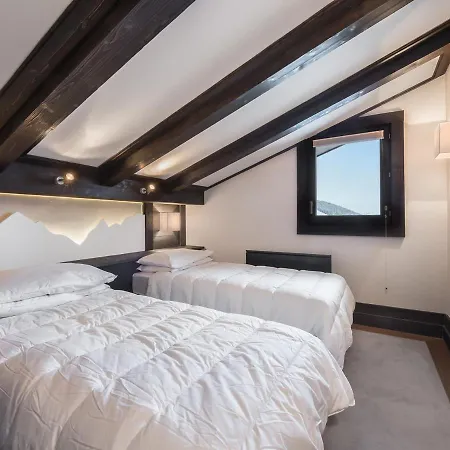 Appartement Chic Avec Cheminée Et Parking à - Fr-1-563-64 *