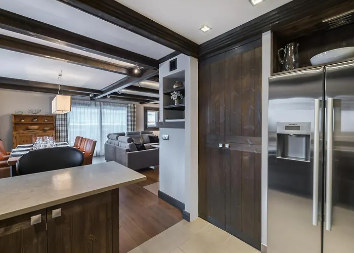 Chic Avec Cheminee Et Parking A - Fr-1-563-64 *