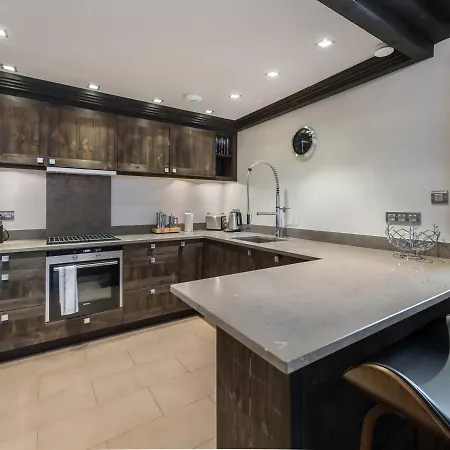 Chic Avec Cheminee Et Parking A - Fr-1-563-64 Apartment Courchevel