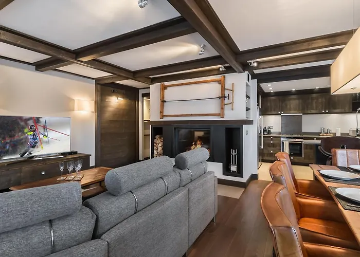 Appartement Chic Avec Cheminee Et Parking A - Fr-1-563-64 Courchevel